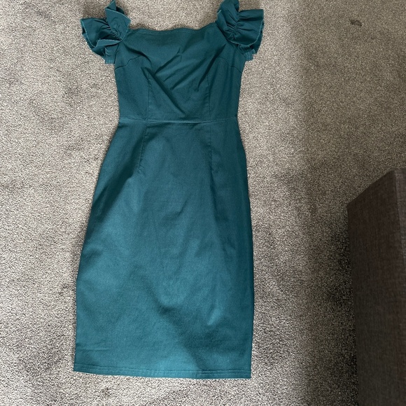 Apricot off the shoulder green dress - Picture 1 of 2